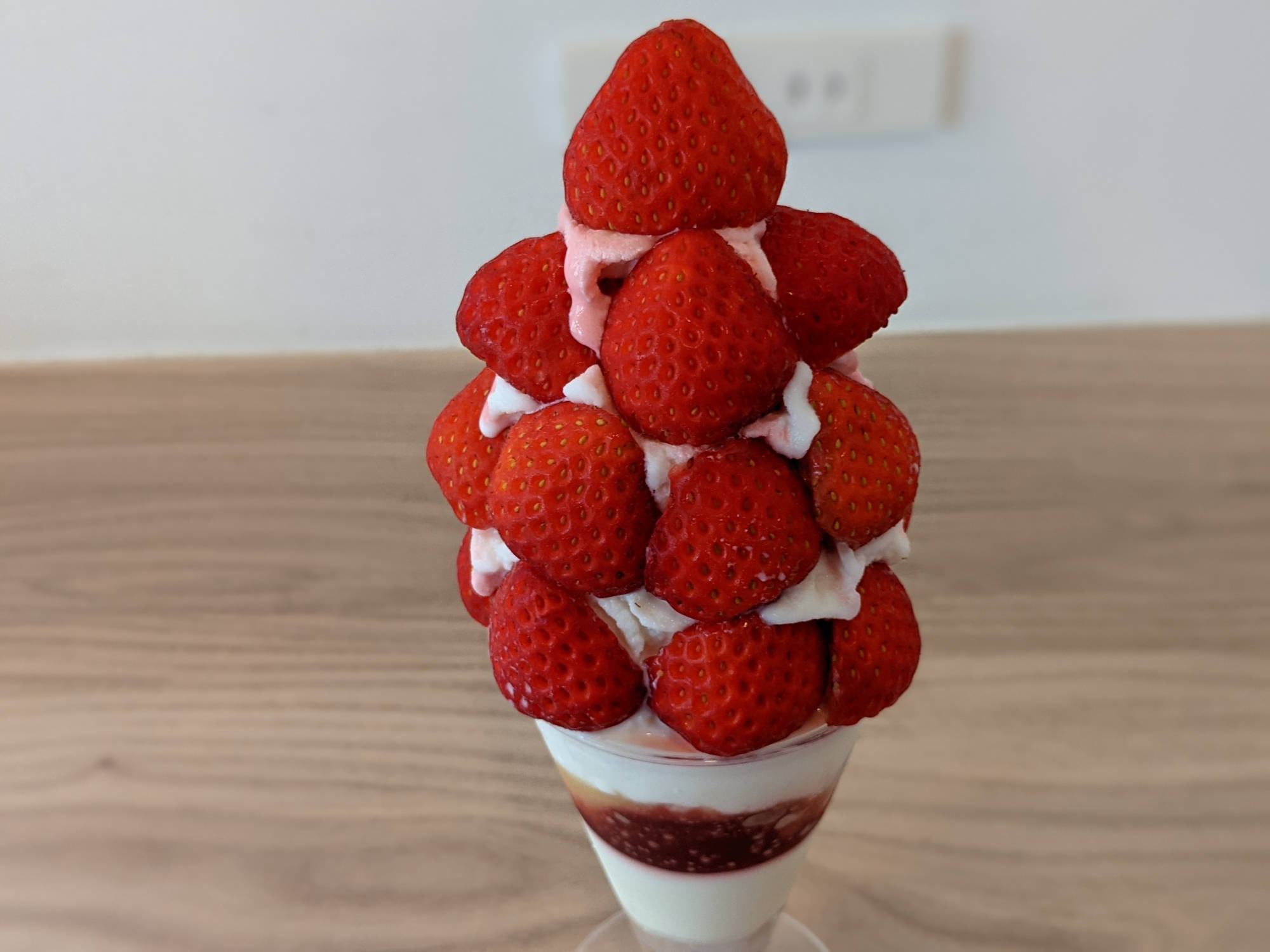 インスタ映え間違いなし いちごbonbonberry熱海ハウス もちもちミルクパフェ ダッチの2拠点生活ブログ