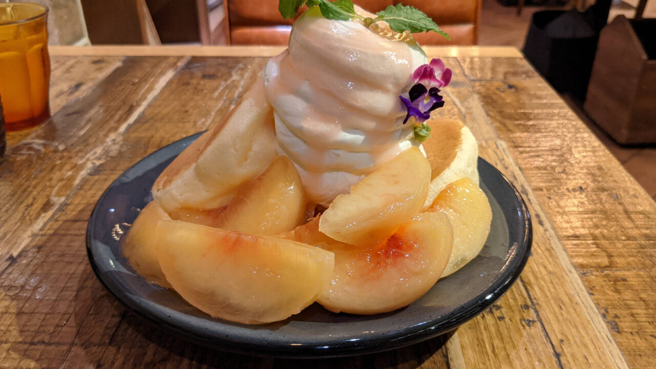ESPRESSO D WORKS 渋谷「桃のパンケーキ」