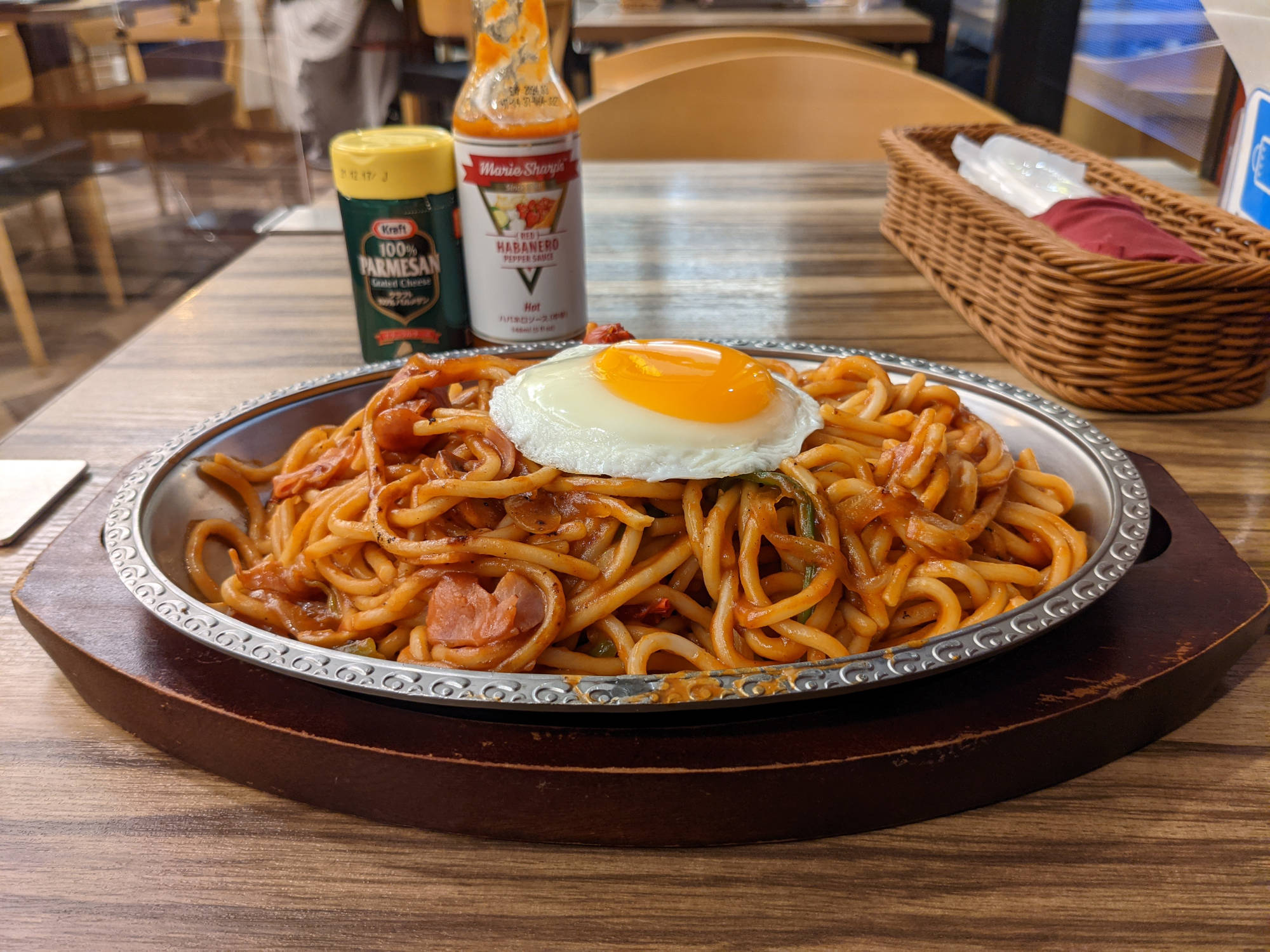 炒めスパゲティ「ナポリタン」