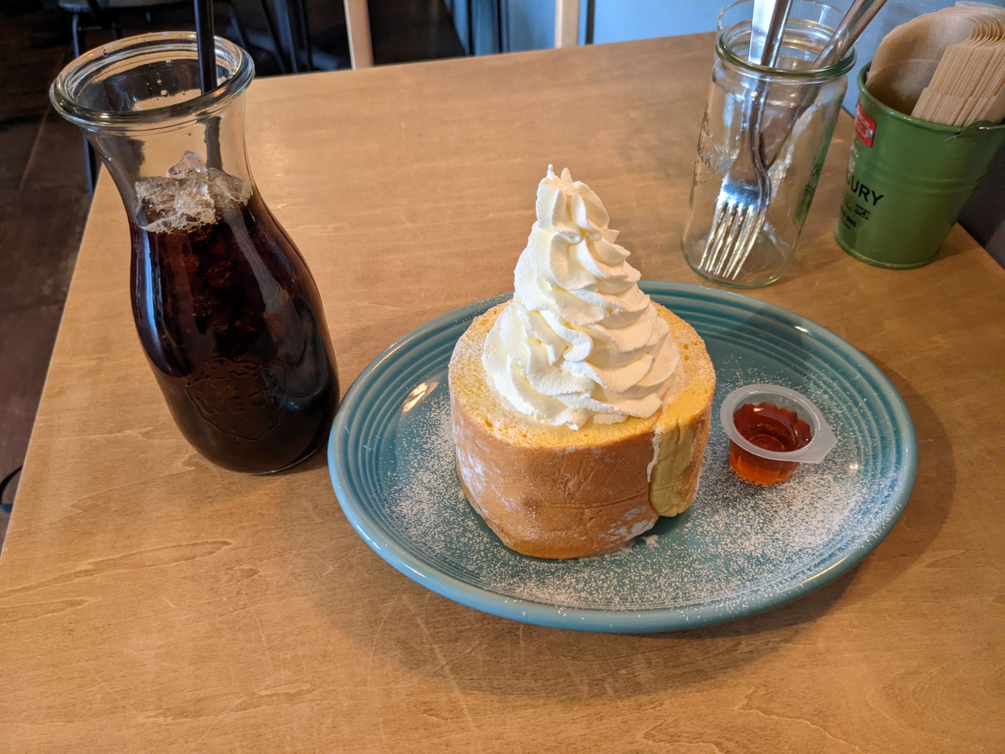 渋谷 松濤 松濤カフェ のロールケーキはsサイズでも食べ応えありすぎ ダッチの2拠点生活ブログ