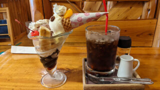 珈琲屋OB(オービー)藤沢OPA店のパフェとアイスコーヒー