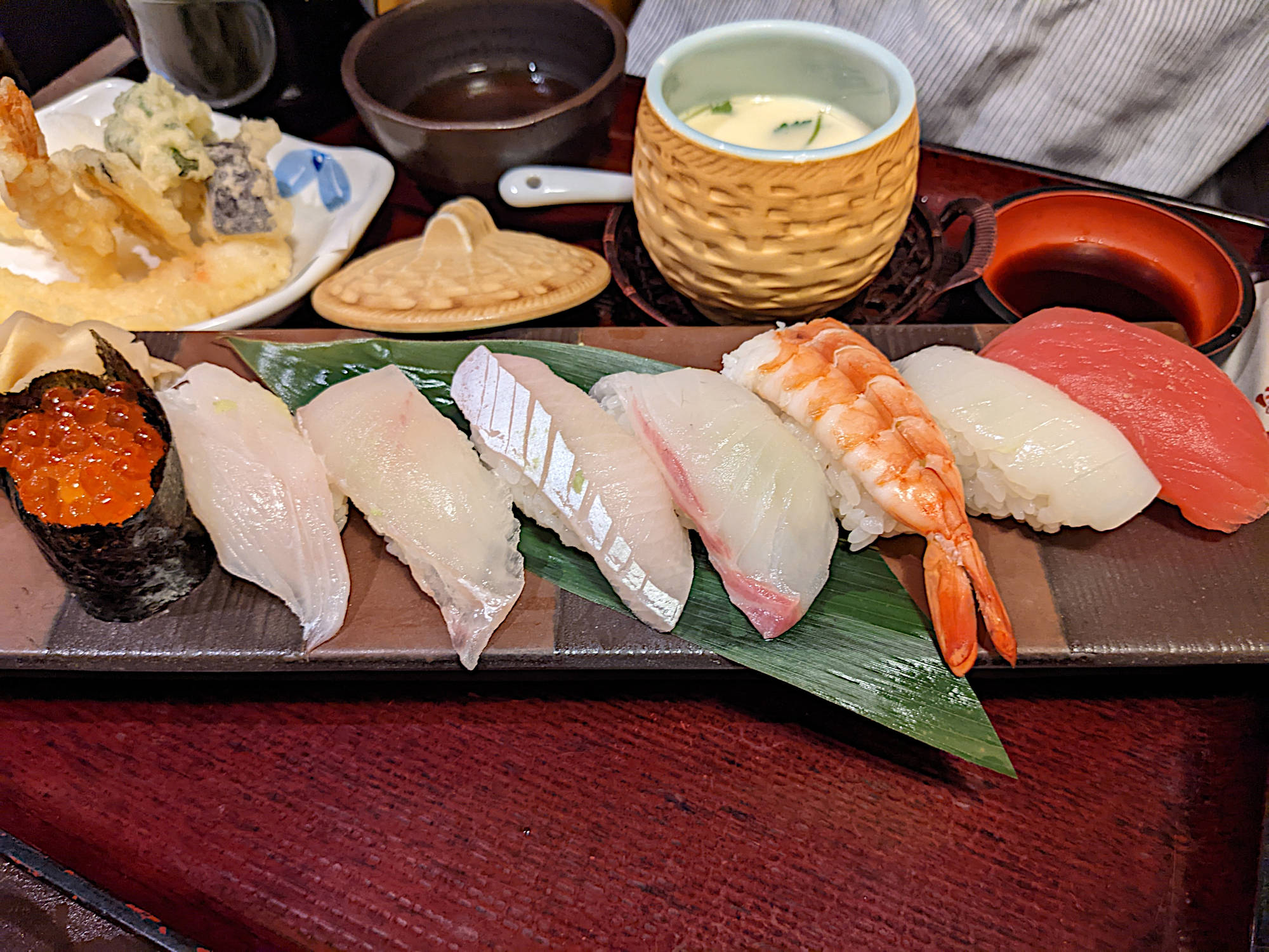 「卑弥呼」のにぎり寿司天ぷら和膳