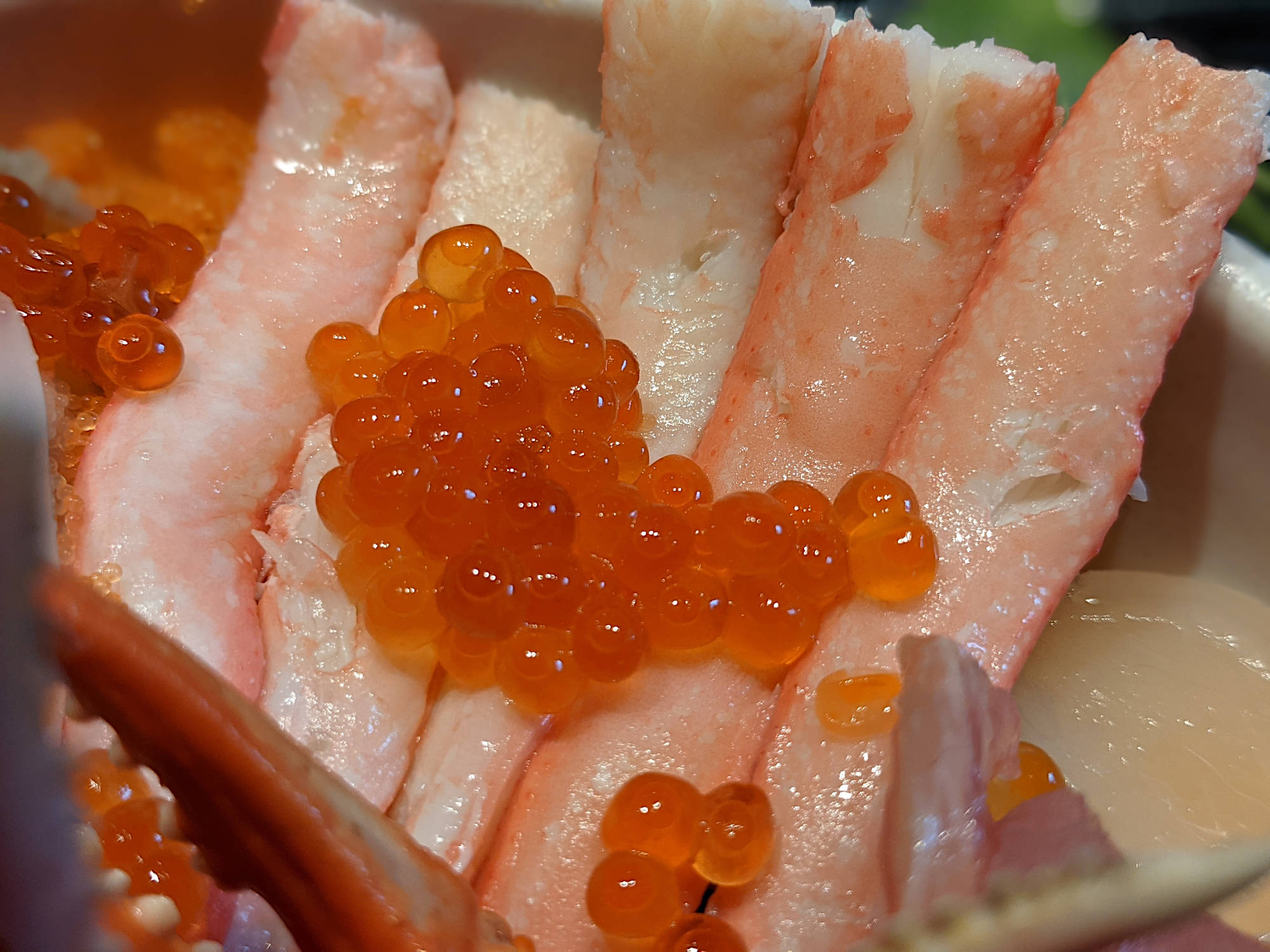 「おけしょう鮮魚の海中苑」の海鮮丼（海）