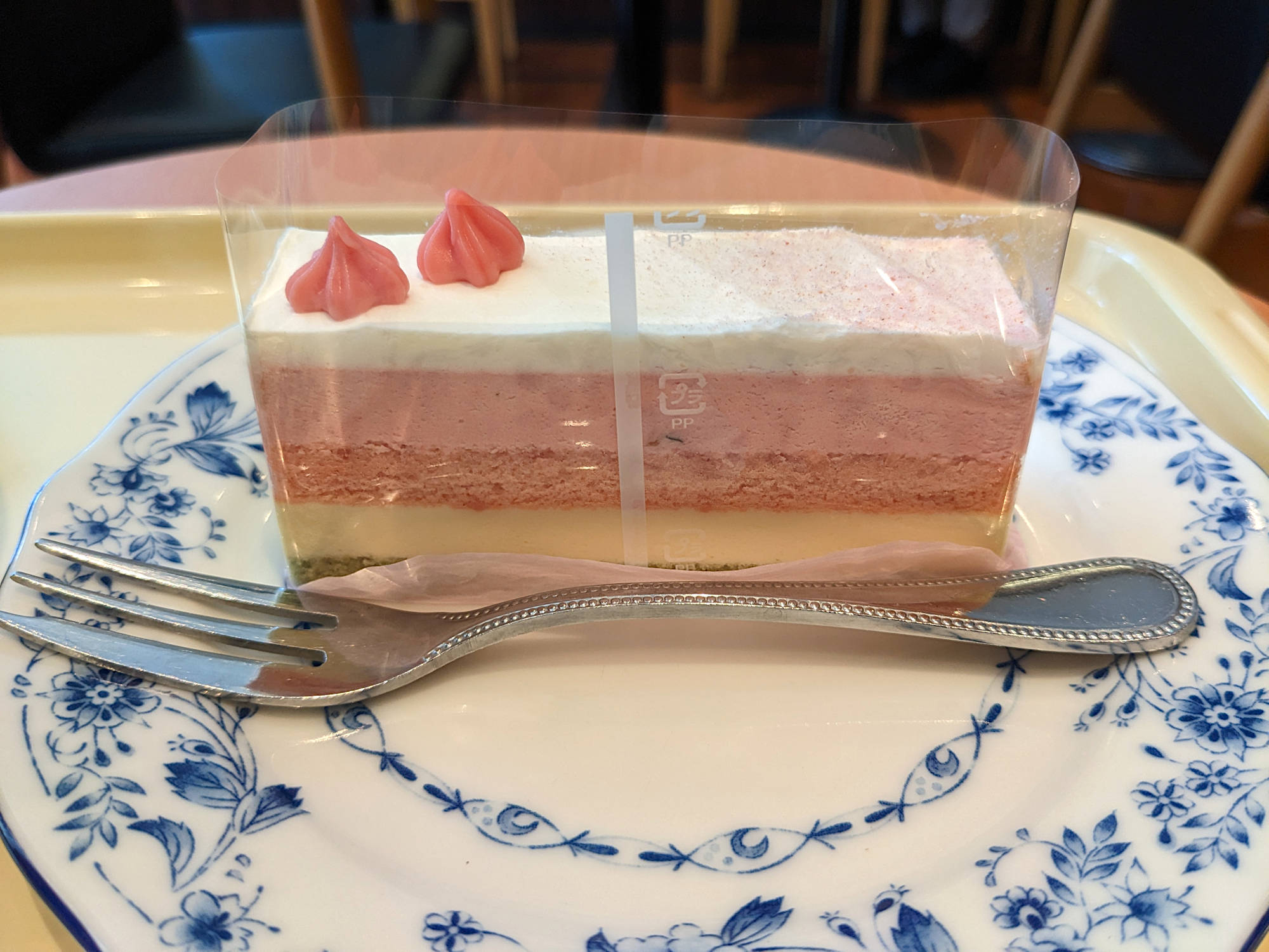 ドトール「桜のケーキ」
