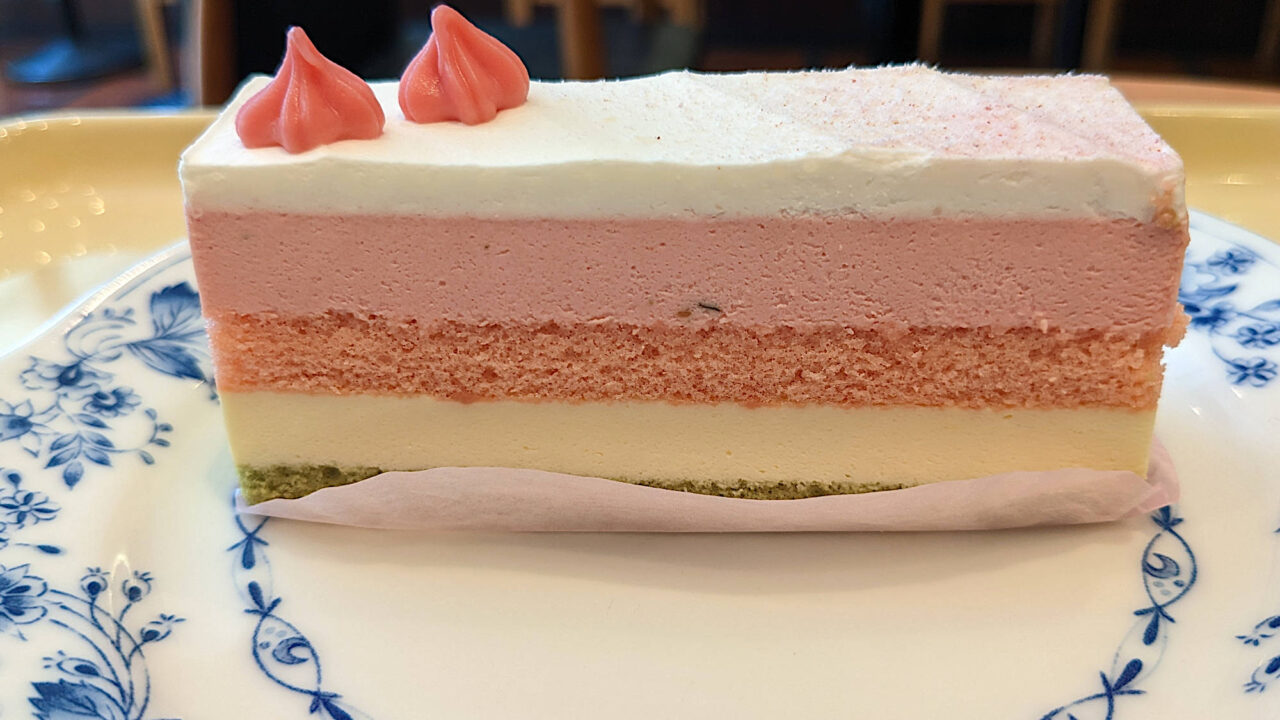 ドトール「桜のケーキ」